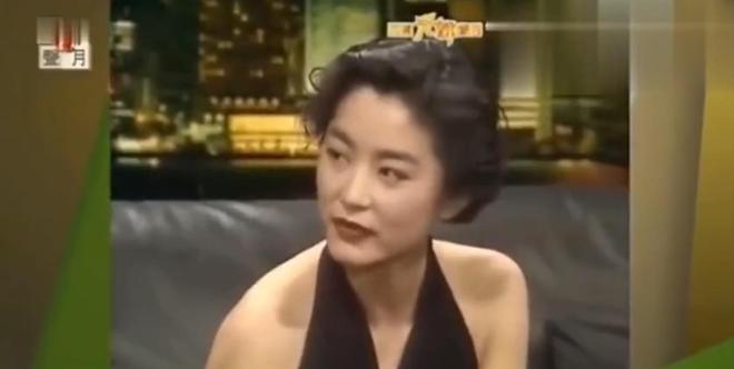 博乐体育：文娱圈内亮眼的“十张佳人脸”个个天姿邦色有你爱看的吗？(图7)