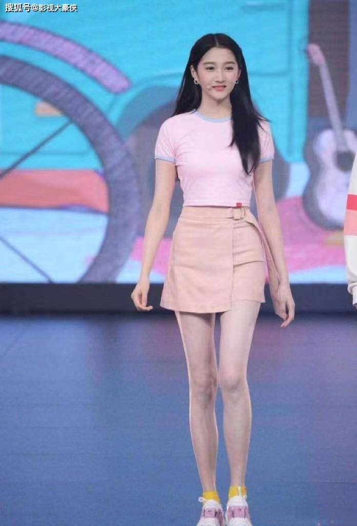 博乐体育：文娱圈的那些“腿精”美女个个都是公共的梦中情腿！(图2)